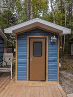 Outdoor & indoor 2 pcs bathroom w/seasonal water - 