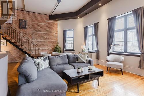 401 - 589 Rideau Street, Ottawa, ON - Indoor Photo Showing Living Room
