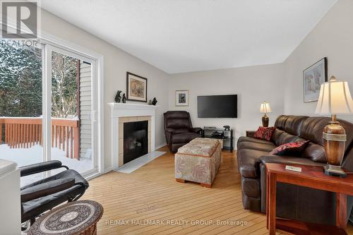 1715 Hunters Run Drive, Ottawa, ON - Indoor Photo Showing Living Room With Fireplace