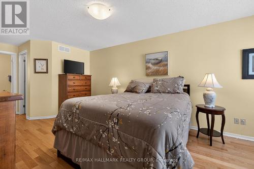 1715 Hunters Run Drive, Ottawa, ON - Indoor Photo Showing Bedroom
