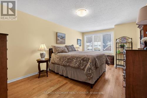 1715 Hunters Run Drive, Ottawa, ON - Indoor Photo Showing Bedroom