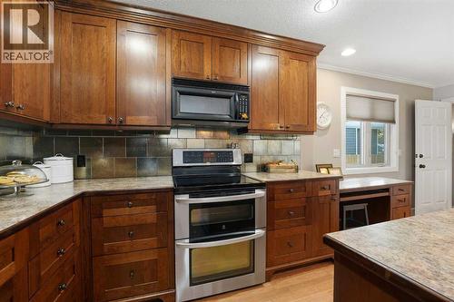 14 Sherwood Crescent, Red Deer, AB - Indoor Photo Showing Kitchen