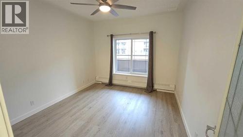 201, 10 Discovery Ridge Close Sw, Calgary, AB - Indoor Photo Showing Other Room