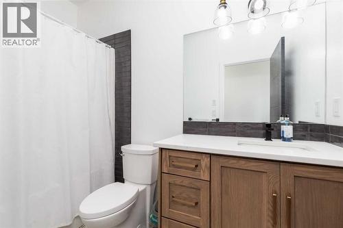 344 Rivergrove Chase W, Lethbridge, AB - Indoor Photo Showing Bathroom
