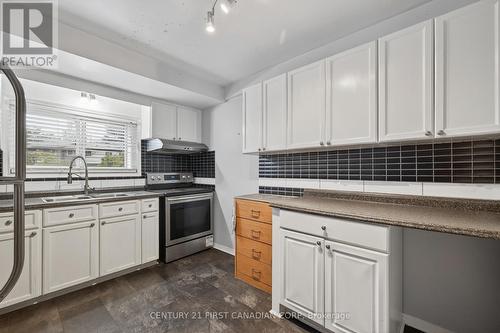 636 - 636 Wilkins Street, London South (South R), ON - Indoor Photo Showing Kitchen