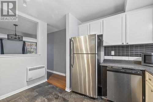 636 - 636 Wilkins Street, London South (South R), ON - Indoor Photo Showing Kitchen
