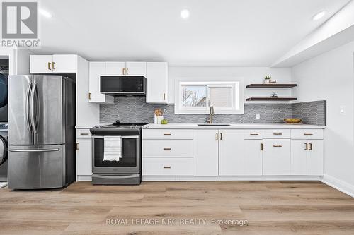 4149 Welland Street, Niagara Falls (Chippawa), ON - Indoor Photo Showing Kitchen