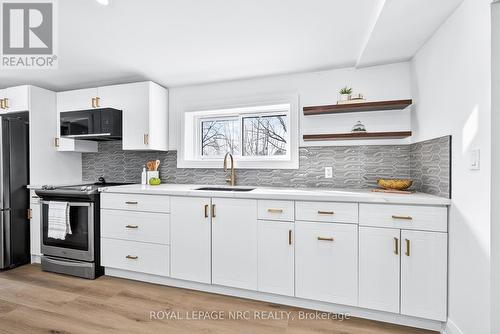 4149 Welland Street, Niagara Falls (Chippawa), ON - Indoor Photo Showing Kitchen With Upgraded Kitchen
