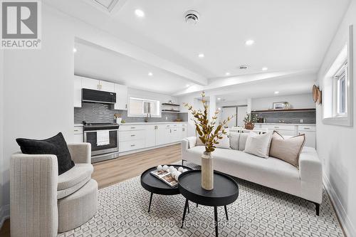 4149 Welland Street, Niagara Falls (Chippawa), ON - Indoor Photo Showing Living Room