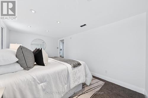 4149 Welland Street, Niagara Falls (Chippawa), ON - Indoor Photo Showing Bedroom