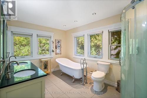 153 Geneva Street, St. Catharines (Downtown), ON - Indoor Photo Showing Bathroom