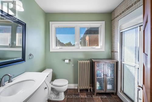 153 Geneva Street, St. Catharines (Downtown), ON - Indoor Photo Showing Bathroom