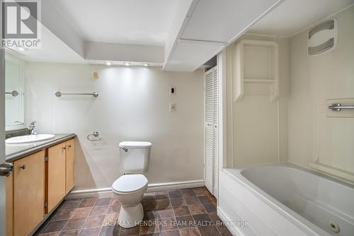 153 Geneva Street, St. Catharines (Downtown), ON - Indoor Photo Showing Bathroom