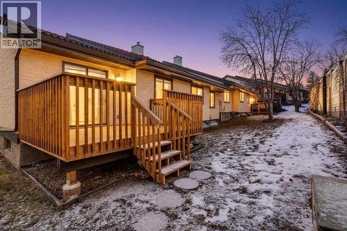 8, 118 Strathcona Road Sw, Calgary, AB - Outdoor