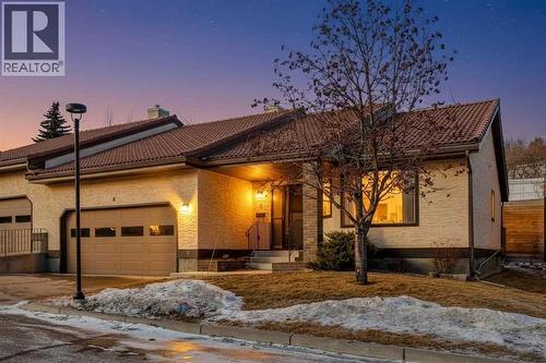 8, 118 Strathcona Road Sw, Calgary, AB - Outdoor