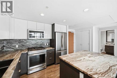 1604, 510 6 Avenue Se, Calgary, AB - Indoor Photo Showing Kitchen With Stainless Steel Kitchen With Upgraded Kitchen