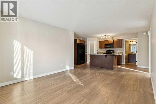 4102, 2781 Chinook Winds Drive Sw, Airdrie, AB - Indoor Photo Showing Kitchen