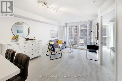 808 - 4978 Yonge Street, Toronto, ON - Indoor