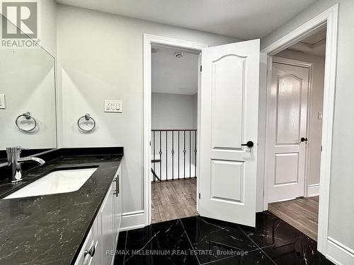 28 Hendricks Crescent, Brampton, ON - Indoor Photo Showing Bathroom