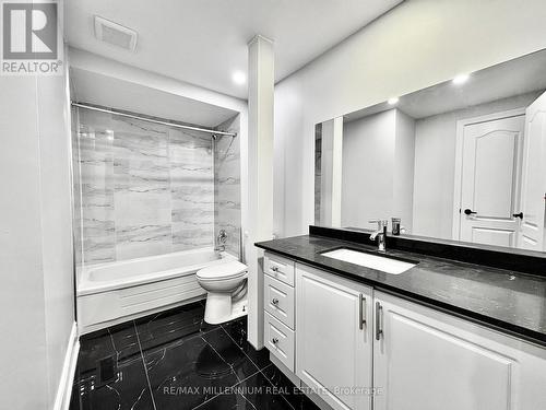 28 Hendricks Crescent, Brampton, ON - Indoor Photo Showing Bathroom