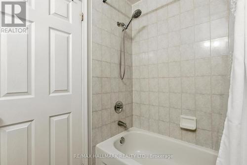 568 Legresley Lane, Newmarket, ON - Indoor Photo Showing Bathroom
