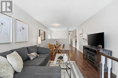 78 Clearmeadow Boulevard, Newmarket, ON - Indoor Photo Showing Living Room