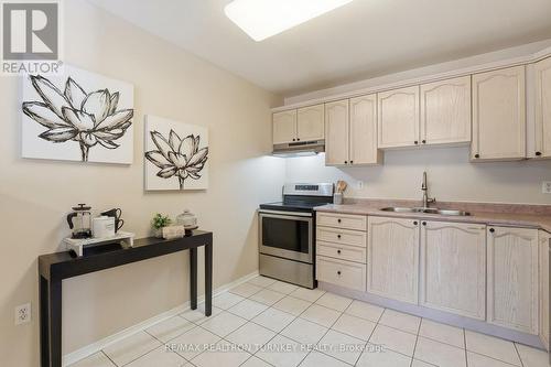 78 Clearmeadow Boulevard, Newmarket, ON - Indoor Photo Showing Kitchen With Double Sink