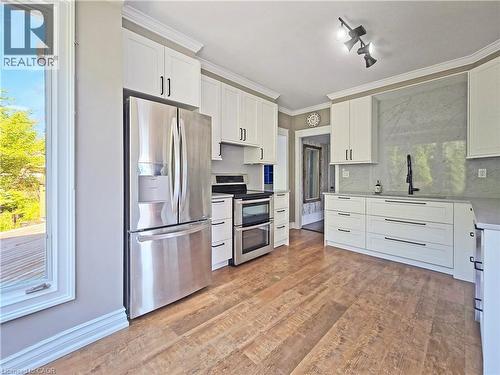 14 Robinson Street S, Grimsby, ON - Indoor Photo Showing Kitchen With Stainless Steel Kitchen With Upgraded Kitchen