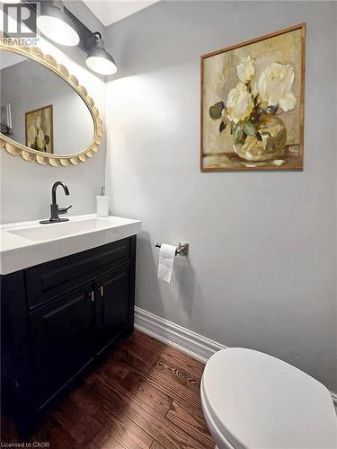 14 Robinson Street S, Grimsby, ON - Indoor Photo Showing Bathroom