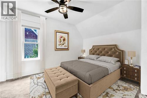 14 Robinson Street S, Grimsby, ON - Indoor Photo Showing Bedroom
