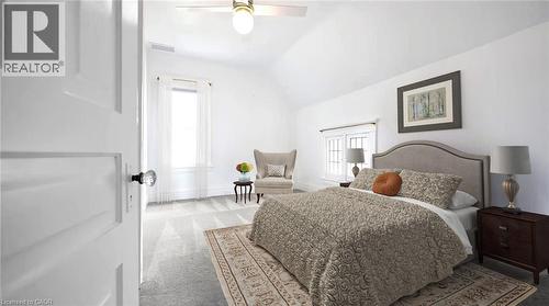 14 Robinson Street S, Grimsby, ON - Indoor Photo Showing Bedroom