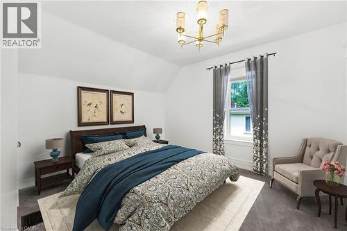 14 Robinson Street S, Grimsby, ON - Indoor Photo Showing Bedroom