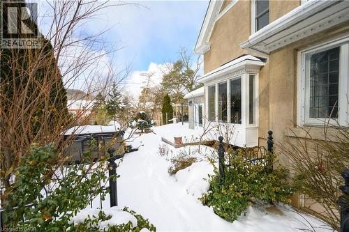 14 Robinson Street S, Grimsby, ON - Outdoor