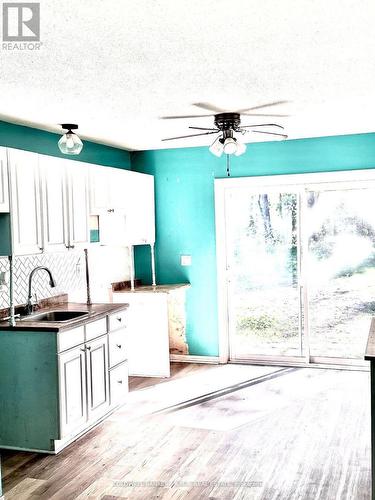 2 Oakwood Drive, Kawartha Lakes (Fenelon Falls), ON - Indoor Photo Showing Kitchen