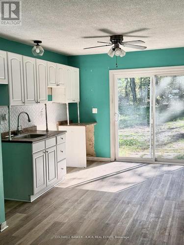 2 Oakwood Drive, Kawartha Lakes (Fenelon Falls), ON - Indoor Photo Showing Kitchen
