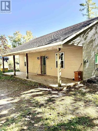 2 Oakwood Drive, Kawartha Lakes (Fenelon Falls), ON - Outdoor With Deck Patio Veranda