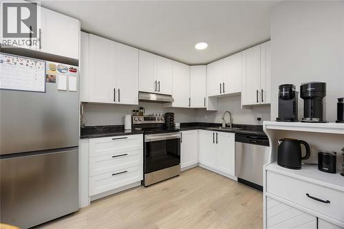 834 Exmouth Street Unit# 46, Sarnia, ON - Indoor Photo Showing Kitchen