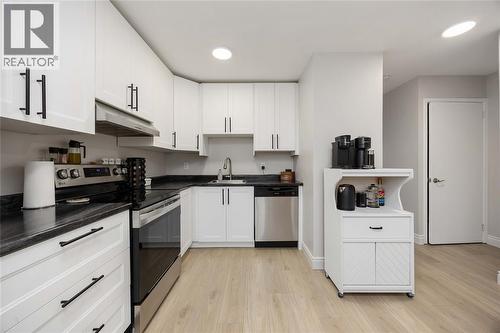 834 Exmouth Street Unit# 46, Sarnia, ON - Indoor Photo Showing Kitchen
