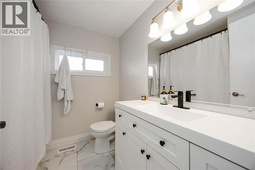 834 Exmouth Street Unit# 46, Sarnia, ON - Indoor Photo Showing Bathroom