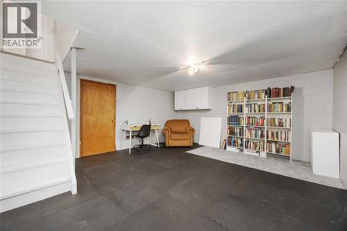 834 Exmouth Street Unit# 46, Sarnia, ON - Indoor Photo Showing Garage