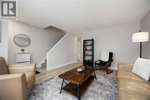834 Exmouth Street Unit# 46, Sarnia, ON - Indoor Photo Showing Living Room