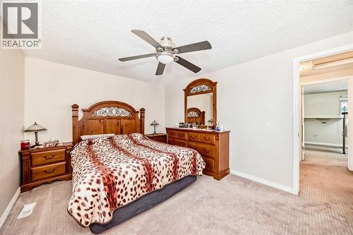 562 Strathcona Drive Sw, Calgary, AB - Indoor Photo Showing Bedroom