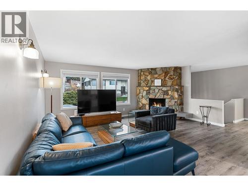 2913 Prospect Drive, Vernon, BC - Indoor Photo Showing Living Room With Fireplace