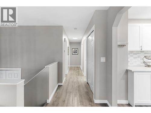 2913 Prospect Drive, Vernon, BC - Indoor Photo Showing Other Room