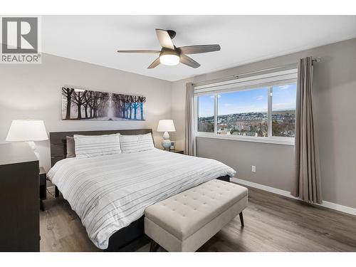 2913 Prospect Drive, Vernon, BC - Indoor Photo Showing Bedroom