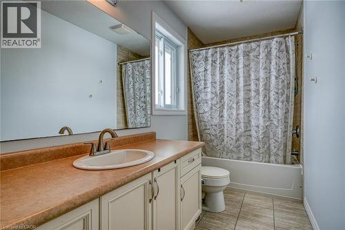 215 Munnoch Boulevard, Woodstock, ON - Indoor Photo Showing Bathroom