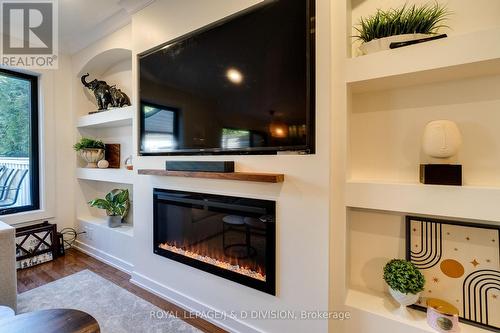 2448 Capilano Crescent, Oakville, ON - Indoor Photo Showing Living Room With Fireplace