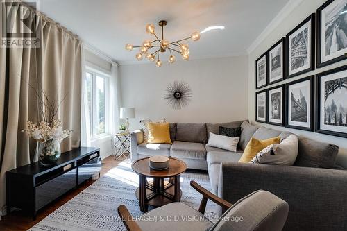 2448 Capilano Crescent, Oakville, ON - Indoor Photo Showing Living Room