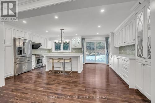31 Bearwood Drive, Toronto, ON - Indoor Photo Showing Kitchen With Upgraded Kitchen