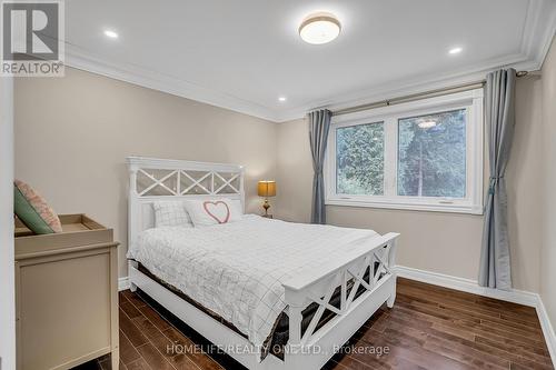 31 Bearwood Drive, Toronto, ON - Indoor Photo Showing Bedroom